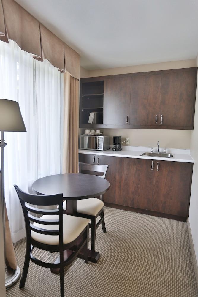 Hotel Le Versailles Saint-Sauveur-des-Monts Rum bild