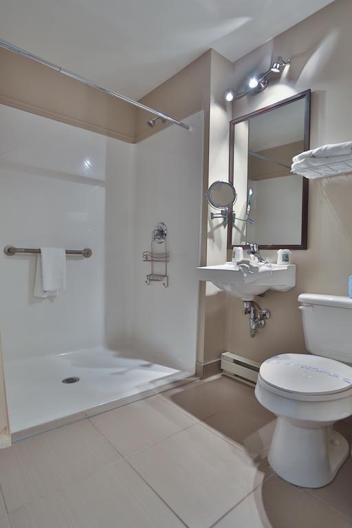Hotel Le Versailles Saint-Sauveur-des-Monts Rum bild