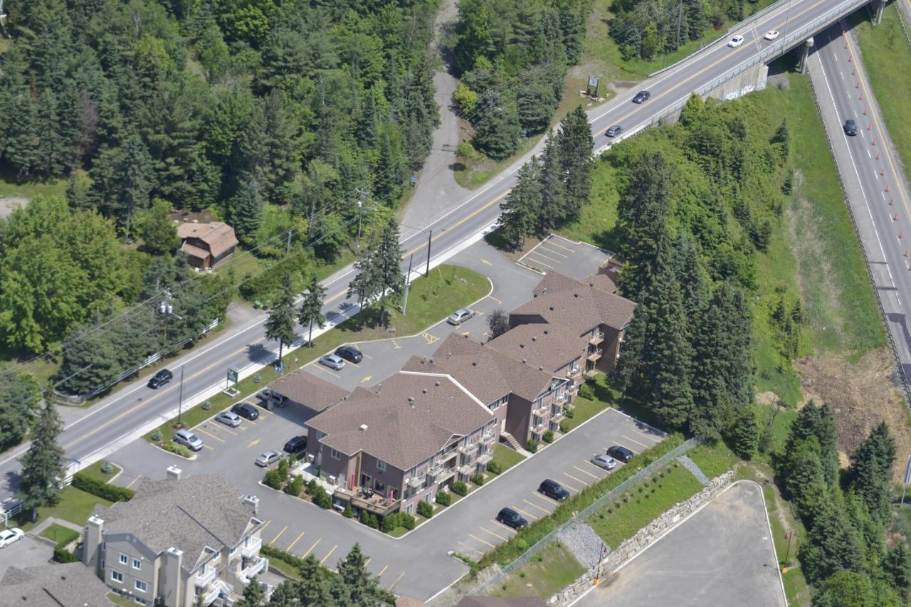 Hotel Le Versailles Saint-Sauveur-des-Monts Exteriör bild